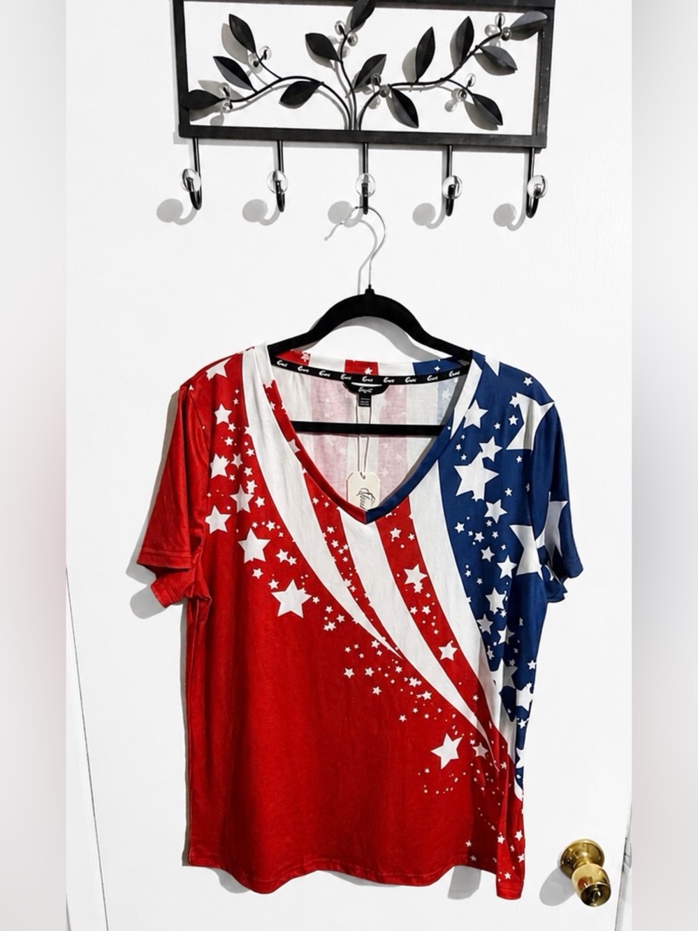 NWT ShallWe Patriotic American Flag V-Neck Top – Size XL
